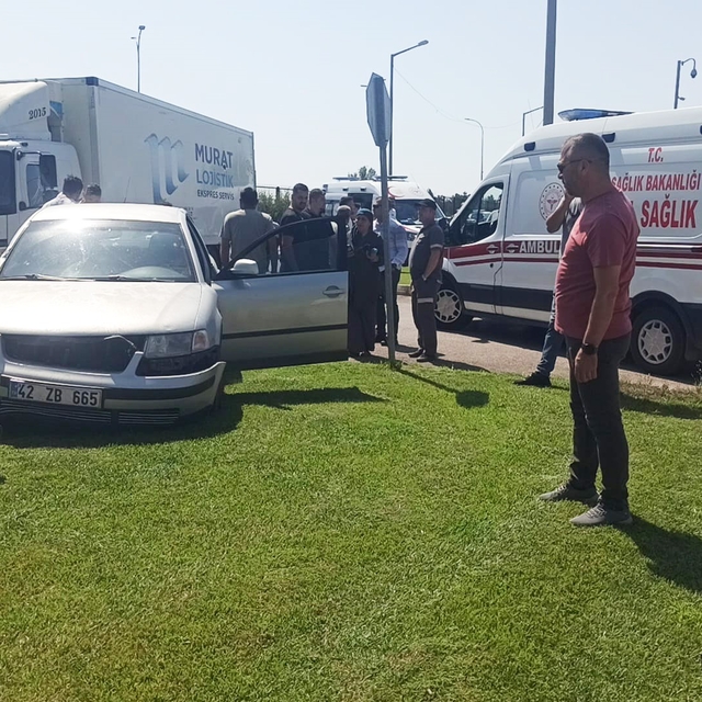 Konya'da otomobil ile kamyon çarpıştı: 3 yaralı