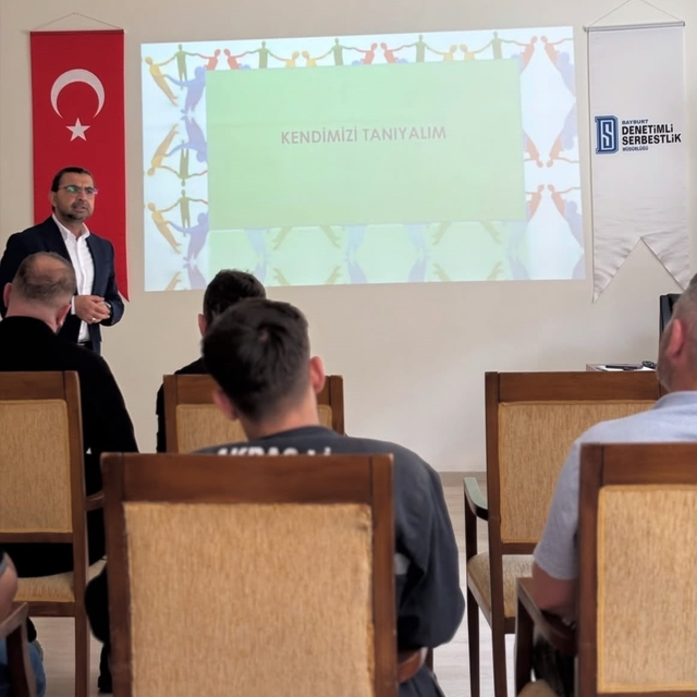 Bayburt DSM'de 'Kendimizi Tanıyalım' semineri düzenlendi