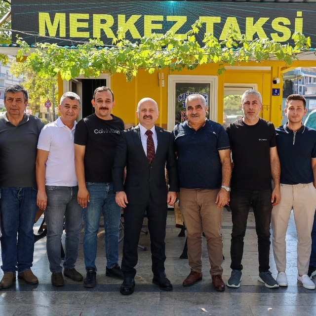 Vali Varol, güne taksi durağında başladı