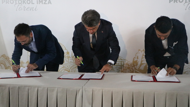 Otel yangınında 8 yakınını kaydeden avukatın yaptıracağı kütüphanenin protokolü imzalandı