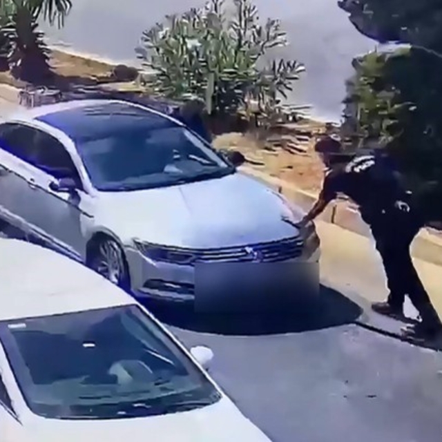 Mersin'de hırsızlık zanlıları otomobille kaçarken yakalandı