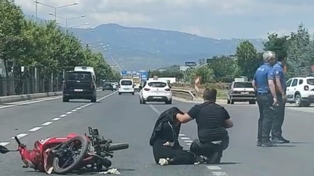Bursa İnegöl'de otomobil motorsiklete çarptı:2 yaralı