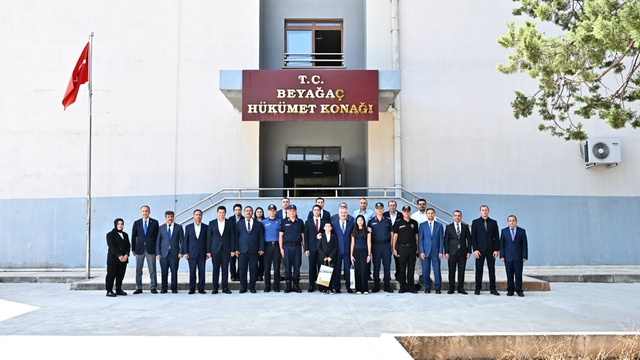 Denizli Valisi Yavuz Selim Köşger Beyağaç'ta temaslarda bulundu