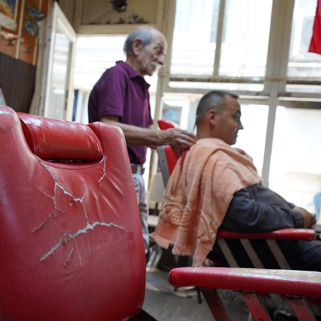 Ortağı vefat edince koltuğunu emekli etti
68 yıllık berber, yarım asırlık m...