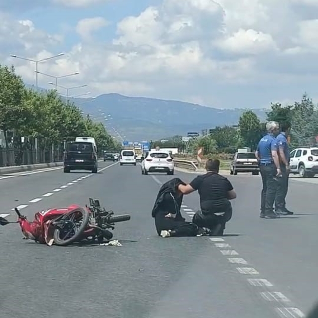 Bursa İnegöl'de otomobil motorsiklete çarptı:2 yaralı