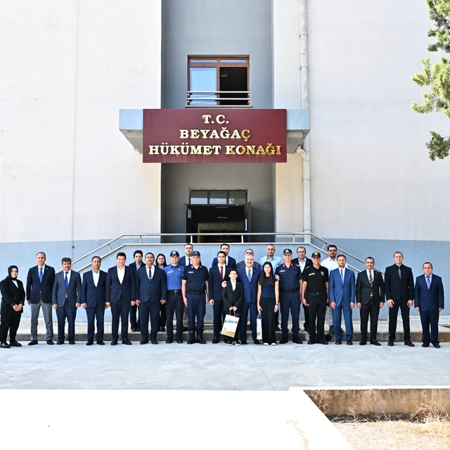 Denizli Valisi Yavuz Selim Köşger Beyağaç'ta temaslarda bulundu