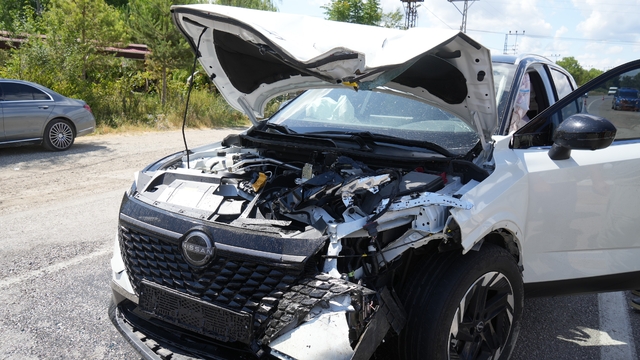 Kastamonu'da cip ile otomobil çarpıştı: 1'i ağır 5 yaralı