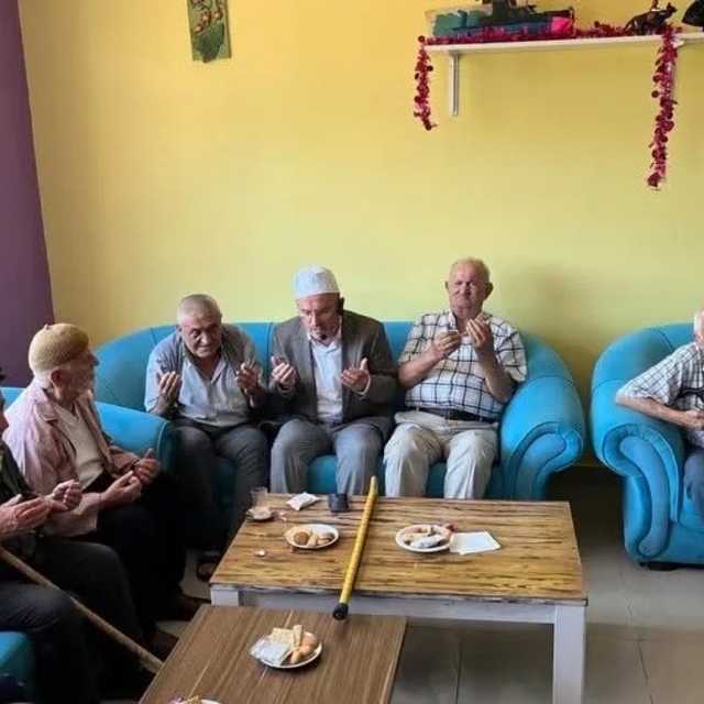 Huzurevi sakinlerine manevi moral
