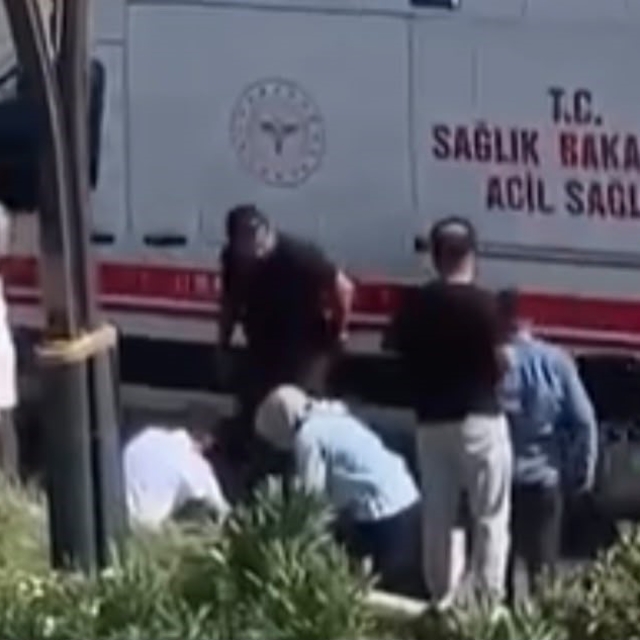 Gaziantep'te refüje çarpan motosikletin genç sürücüsü hayatını kaybetti