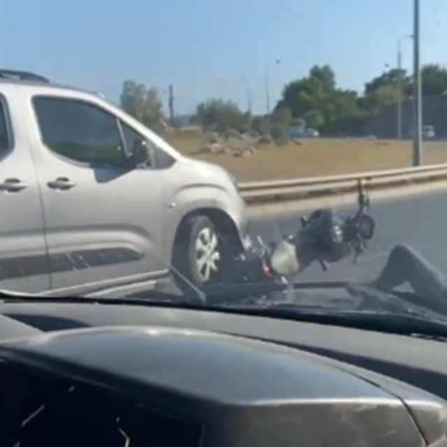 İzmir'de motosikletliye kasten çarpıp kaçan sürücüye ağır ceza