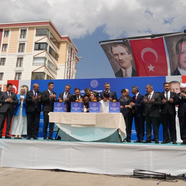 Bakan Çiftçi: "Selçuklu'dan Osmanlı'ya uzanan maarif geleneğimiz medeniyeti...