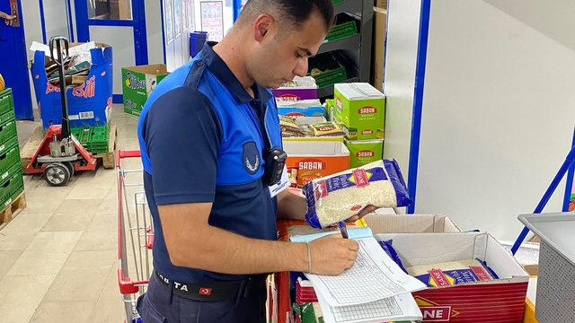 Tosya'da marketler denetlendi