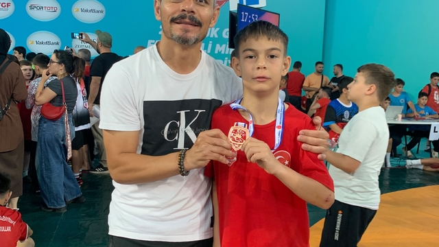 Eskişehirli minik güreşçi Ahmet Efe Aykol Türkiye 5'incisi oldu
Ankara'da düzenlenen U11 Güreş Türkiye Şampiyonası'nda 32 kiloda derece elde etti