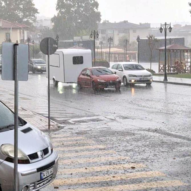 Tekirdağ'da sağanak etkili oldu