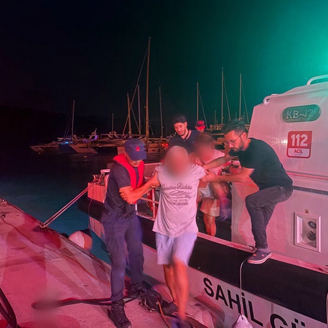 Özel teknede rahatsızlanan vatandaş için tıbbi tahliye