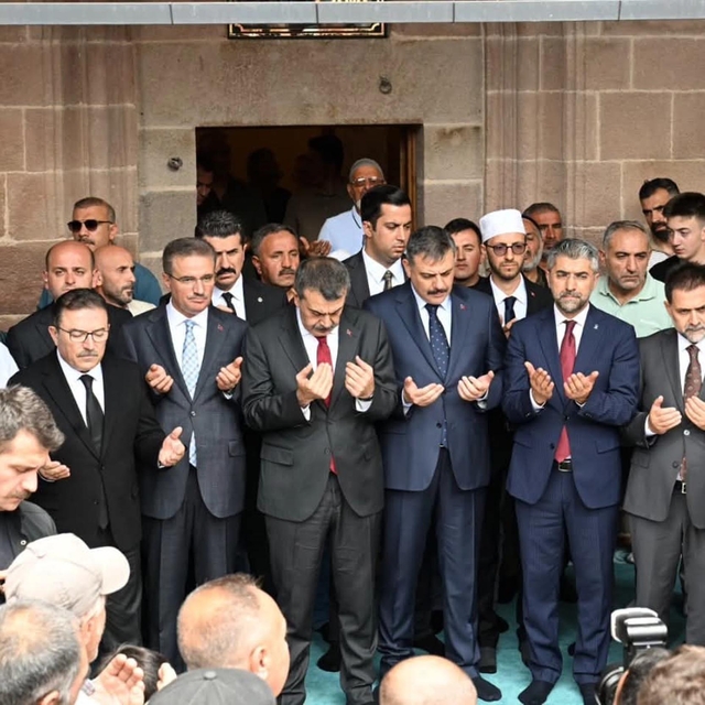 Bakan Tekin: Özel okulda insani olmayan koşulda çalıştırılan arkadaşımız va...