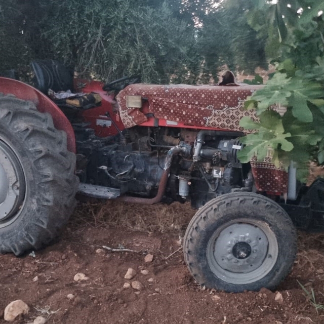 Çalınan traktör 13 gün sonra zeytinlikte bulundu