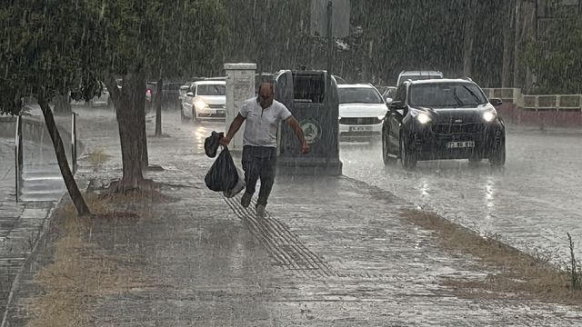 Edirne'de sağanak yağış etkili oldu