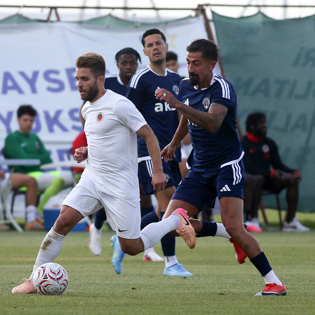 Kasımpaşa, Erciyes kampındaki hazırlık maçında Gençlerbirliği'ni 3-0 mağlup...