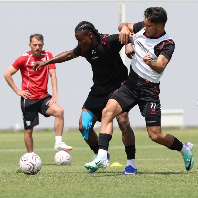 Sivasspor, yeni sezon hazırlıklarını Erciyes'te sürdürüyor