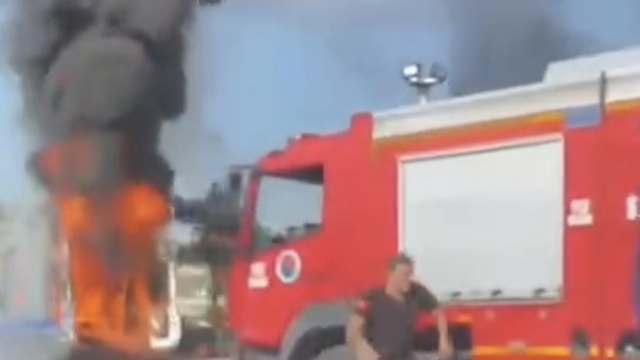 Hasta nakil aracı alev aldı, şoför diyaliz hastasını kurtardı