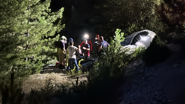 Otomobil ile motosiklet çarpıştıktan sonra şarampole savruldu: 5 yaralı