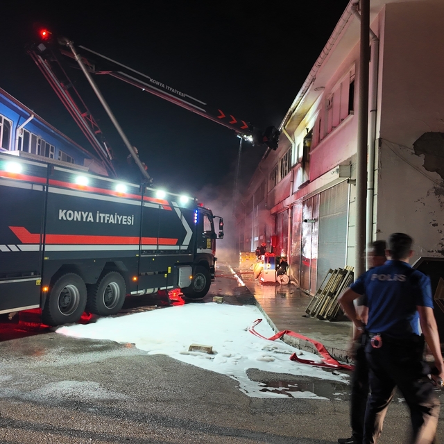 Konya'da iş yerinde yangın paniği