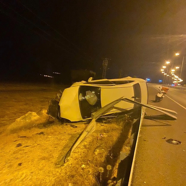 Siirt'te hafif ticari araç takla attı, sürücü kazayı yara almadan atlattı