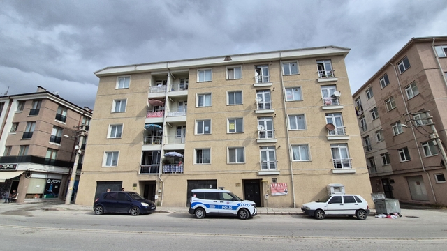 Eskişehir'de 58 yaşındaki adamın cesedini evde annesi buldu