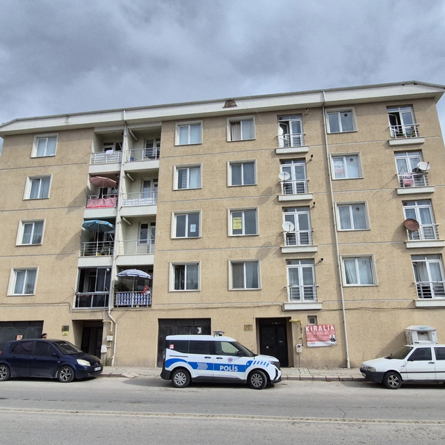 Eskişehir'de 58 yaşındaki adamın cesedini evde annesi buldu