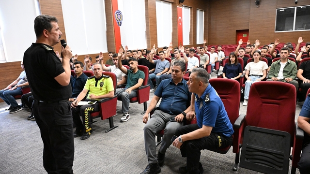Kütahya'da göreve başlayan polis memurlarına oryantasyon eğitimi