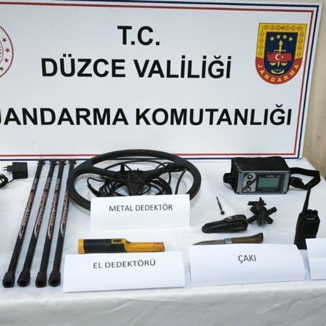 Yığılca'da kaçak kazıya Jandarma baskını
6 kişi suçüstü yakalandı