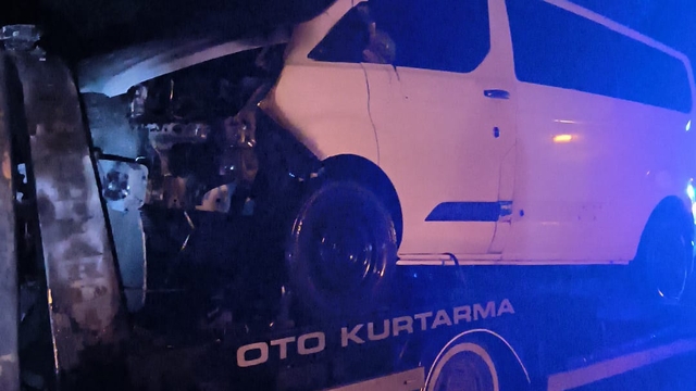 Samsun'da çekici ile üzerindeki kamyonet yandı