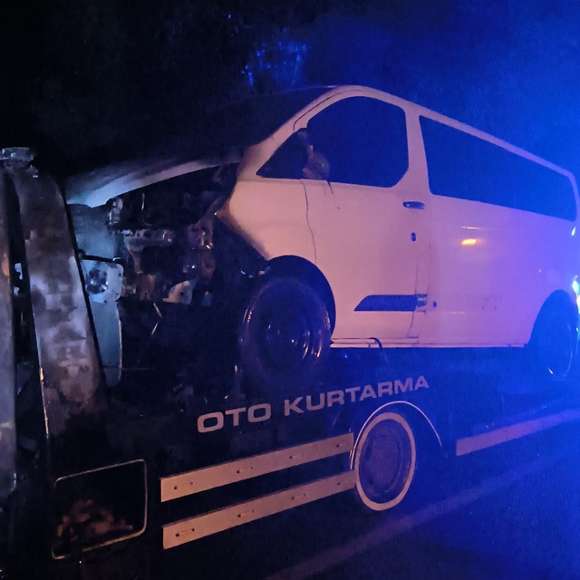 Samsun'da çekici ile üzerindeki kamyonet yandı