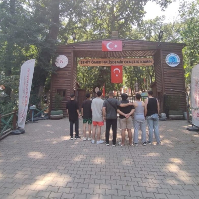 Gençler gençlik kampında bir araya geldi