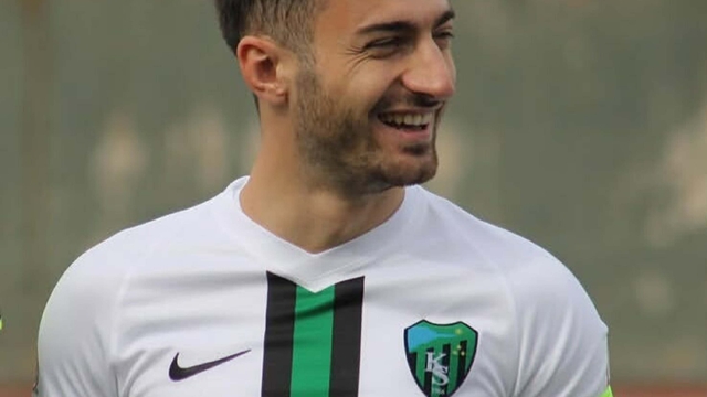 Fethiyespor'da Burak imzalıyor