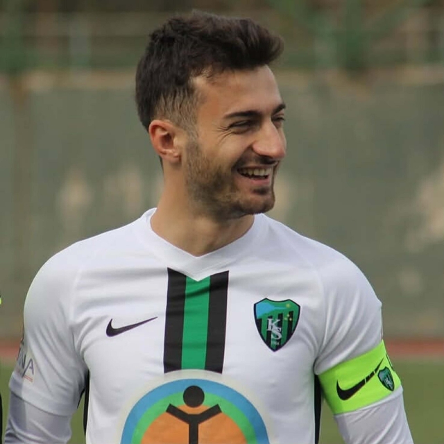 Fethiyespor'da Burak imzalıyor