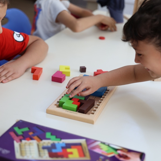 Minikler akıl oyunlarıyla hem eğleniyor hem öğreniyorlar