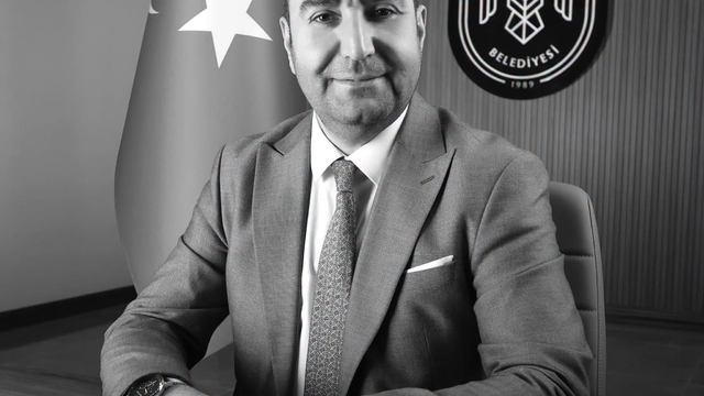 Belediye özel kalem müdürü bisikletten düşüp öldü