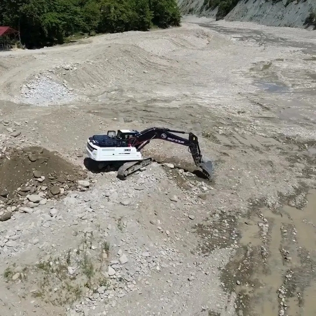 Sinop'ta muhtemel sel ve taşkınlara karşı "dere ıslahı" mesaisi