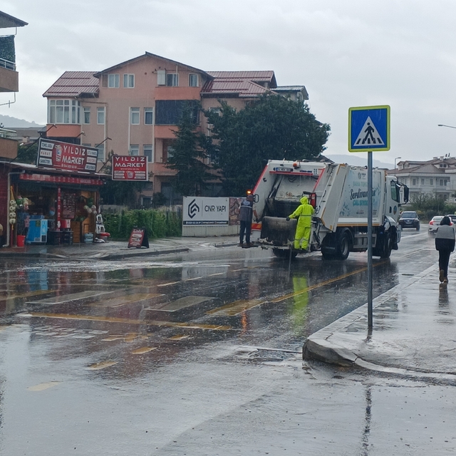 Sakarya'da sağanak hayatı olumsuz etkiledi
