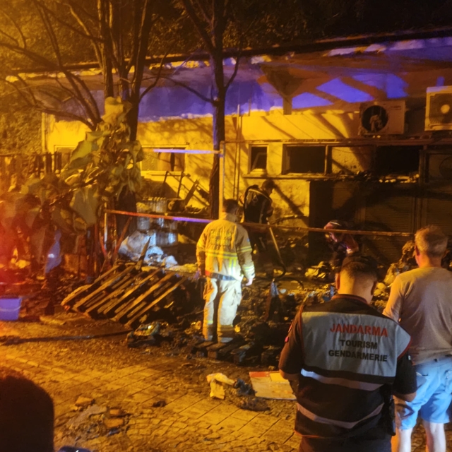 Avşa Adası'nda depoda çıkan yangın söndürüldü