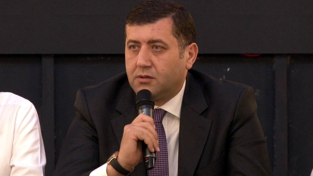 MHP'li Ersoy: "Dünkü Cumhurbaşkanı adaylarına bugün 'hain Kemal' diye bağırıyorlar"
MHP Kayseri Milletvekili Baki Ersoy:
"Türkiye'deki en büyük gençlik hareketi Ülkü Ocakları'dır"