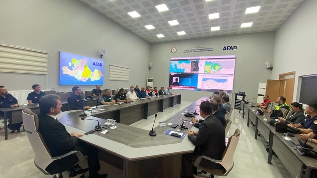 Samsun'da turuncu kodlu meteorolojik uyarı için tedbir toplantısı