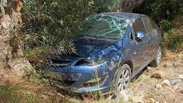 Bandırma Edincik'te tek taraflı trafik kazası: 2 kişi hafif yaralandı