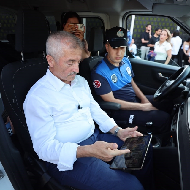 Tahmazoğlu, kamera ve dron destekli park denetimine katıldı
Şahinbey'de kam...
