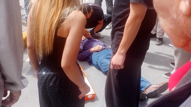 Eskişehir'de yaşı küçük motosikletlinin çarptığı yaya yaralandı