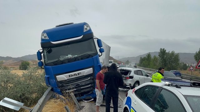 Kastamonu'da 3 ayrı zincirleme kaza; 1 ölü, 12 yaralı