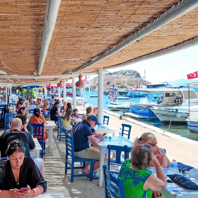 Bodrum Belediyesi'nin kafeleri yazın buluşma noktası oldu