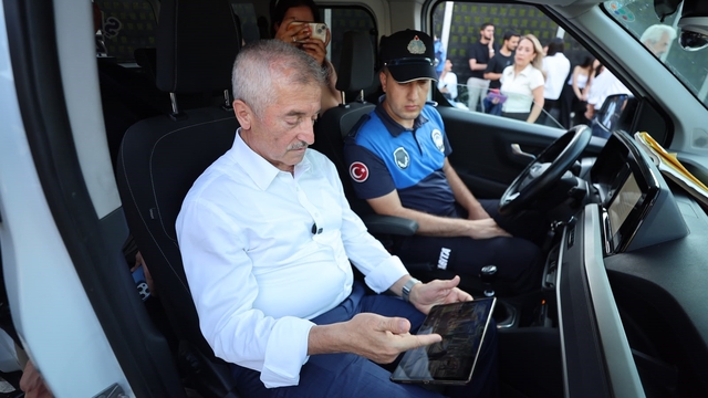 Tahmazoğlu, kamera ve dron destekli park denetimine katıldı
Şahinbey'de kamera ve dron destekli park denetim dönemi başladı
